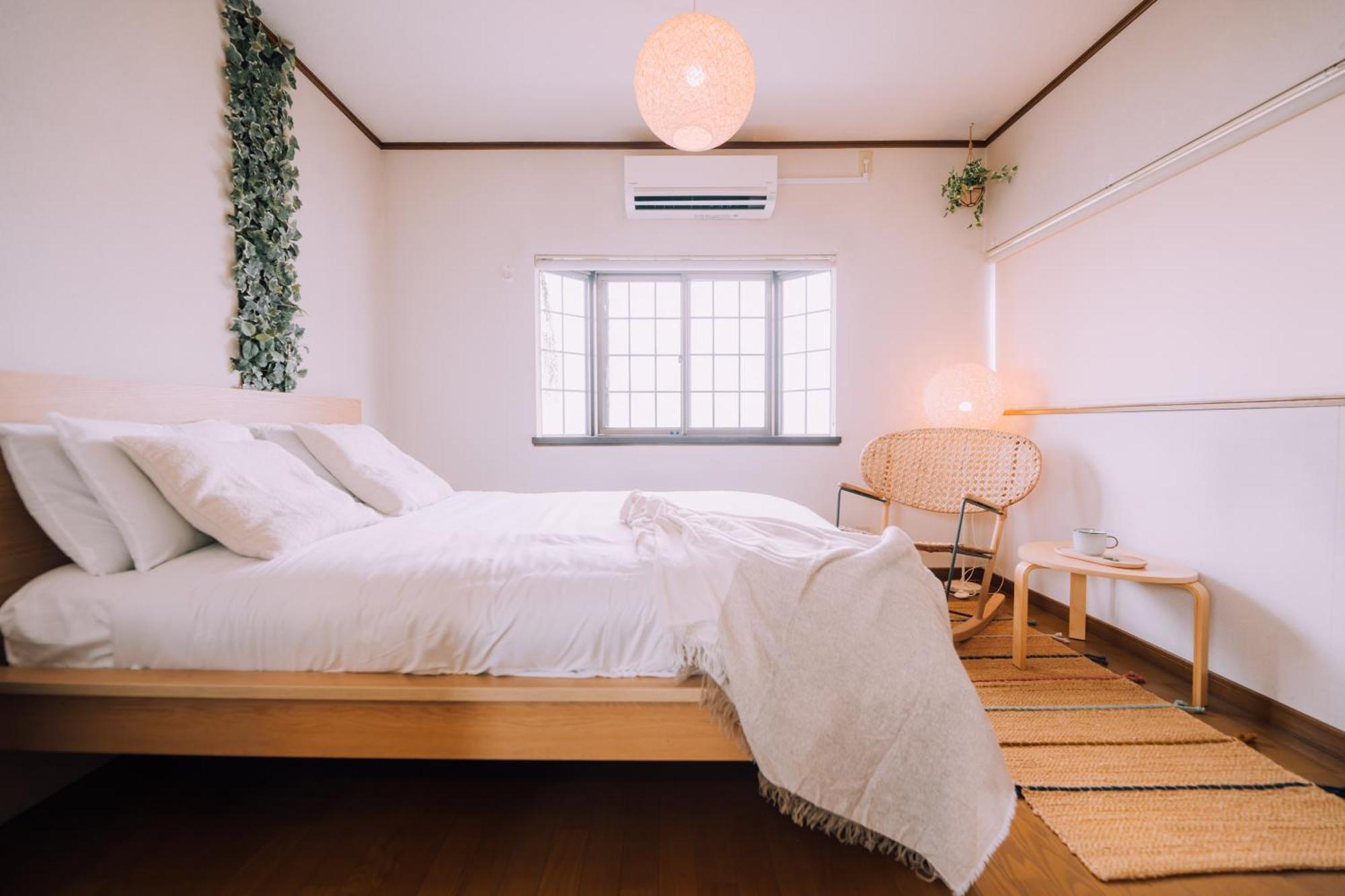 Huge Castle House - Local Vibes Quiet Area Apartment